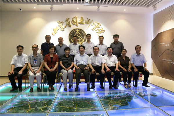 4参观省国土测绘院展览馆IMG_3636_meitu_5.jpg